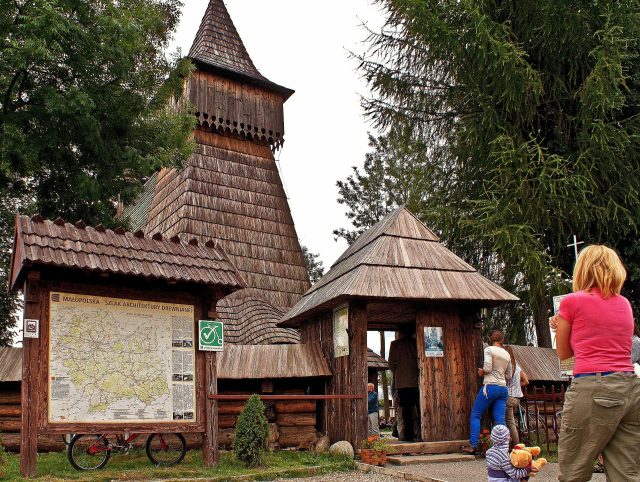 Dom-Rekolekcyjno-Pielgrzymkowy-w-Wadowicach---Ciekawe-miejsca---Szlak-Architektury-Drewnianej